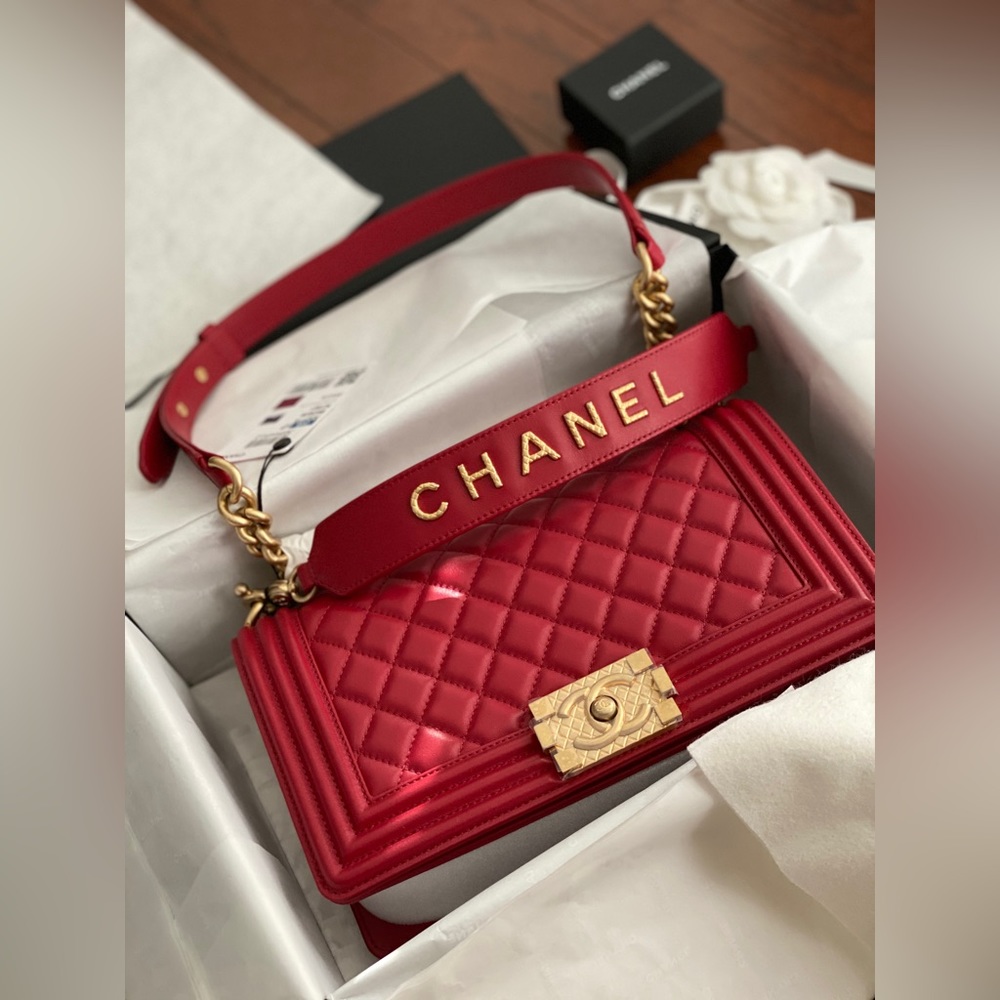 AUTHENTIC RARE CHANEL BOY with SIGNATURE LOGO STRAP NEW- FULL SET